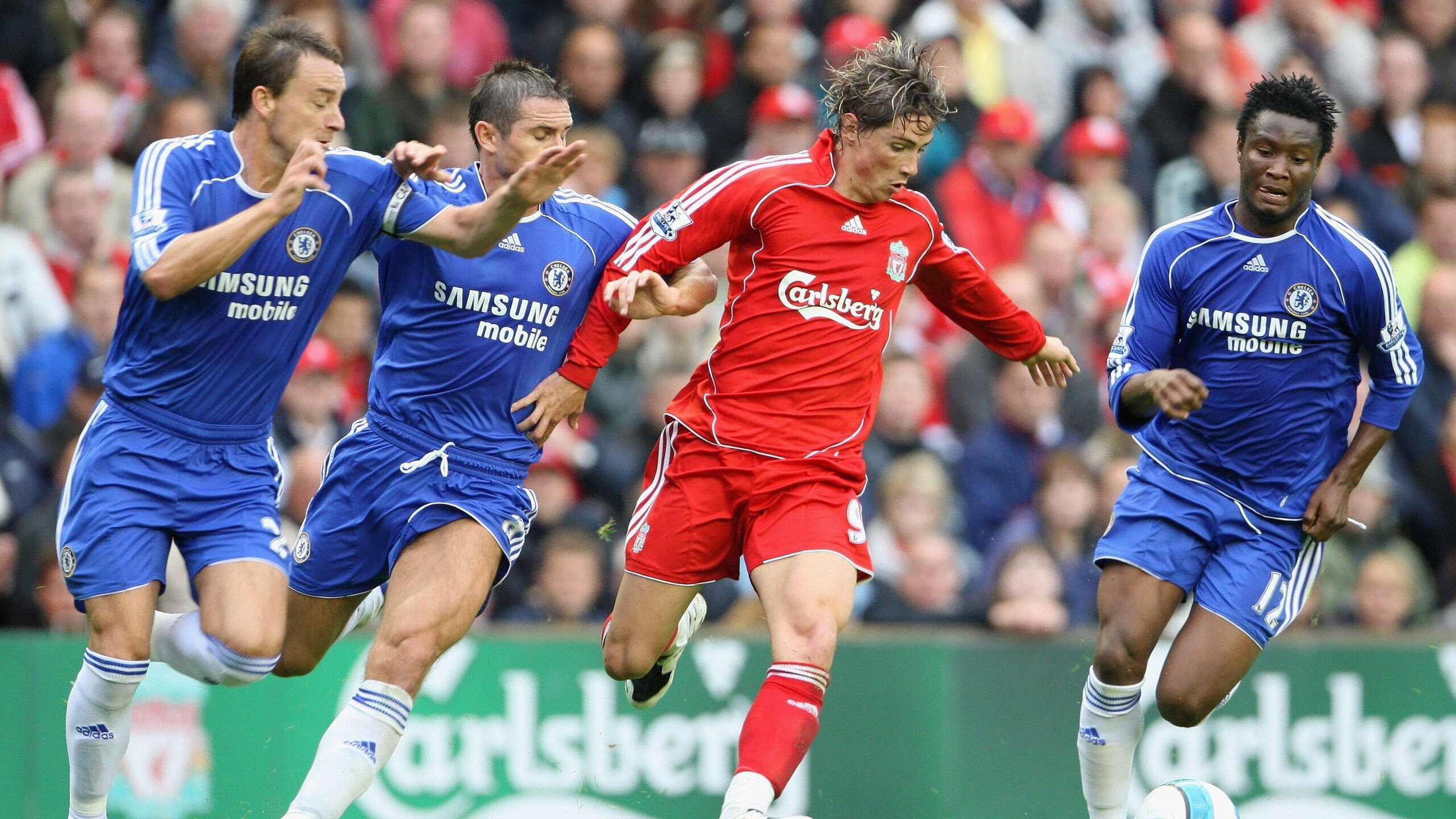 爱游戏官方-跨国足球交流活动频繁，促进国际合作，跨国足球交流活动频繁,促进国际合作发展